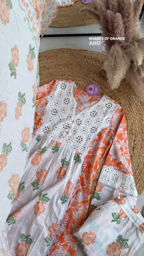 Floral Fusion White & Orange Kurta Set with Lace and Mirror Embellishments - Image 2