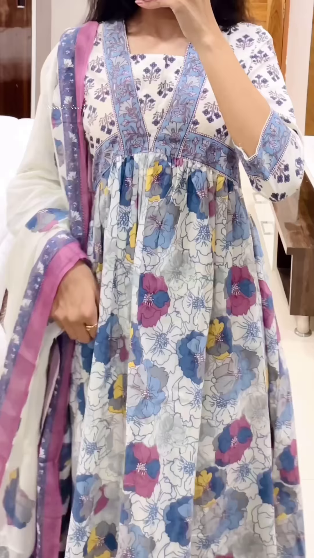 Women’s Yellow Floral Printed Kurti with Red Neckline Border – Ethnic Everyday Ensemble with Seasonal Charm - Image 12