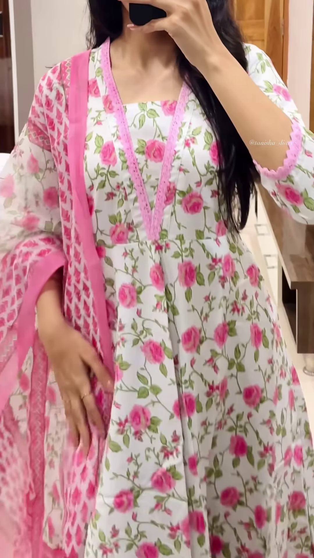 Women’s Yellow Floral Printed Kurti with Red Neckline Border – Ethnic Everyday Ensemble with Seasonal Charm - Image 10