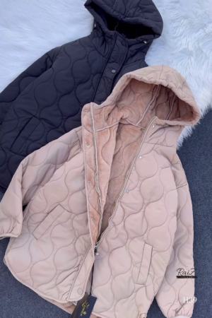Wave-Quilt Puffer Parka – Warm, Lightweight, and Weather-Ready ❄️�